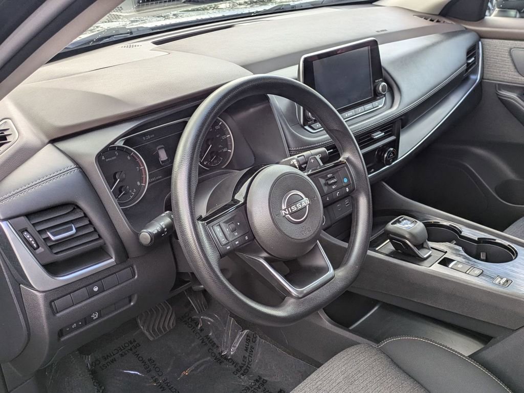 Used 2023 Nissan Rogue SV image 13