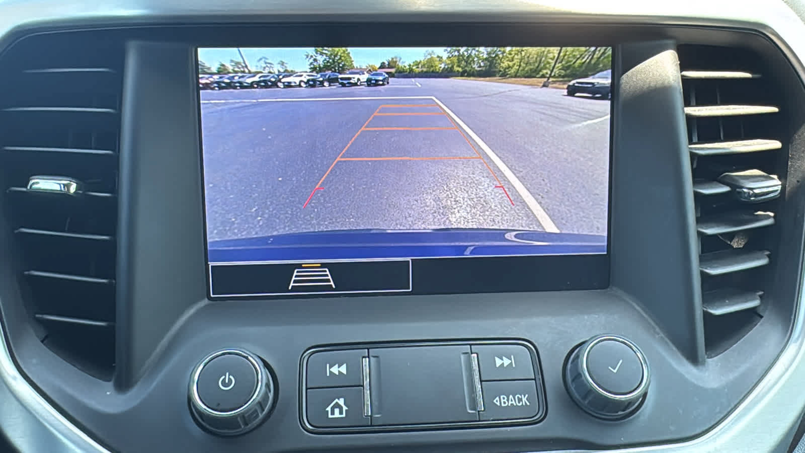Used 2023 GMC Acadia SLE w/ Driver Convenience Package AWD/4WD image 16