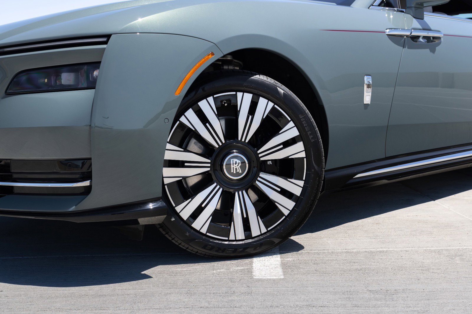 Used 2024 Rolls-Royce Spectre w/ Spectre Launch Package AWD/4WD image 9