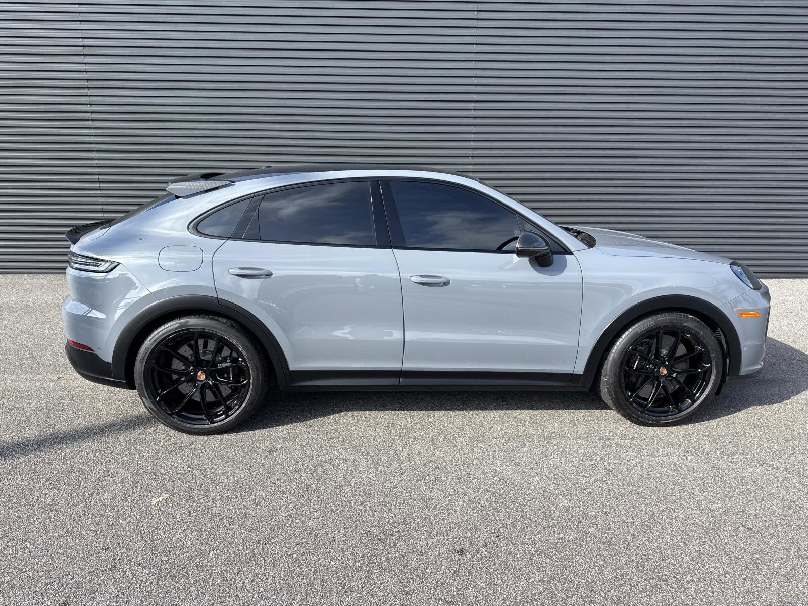 Used 2025 Porsche Cayenne Turbo GT image 8