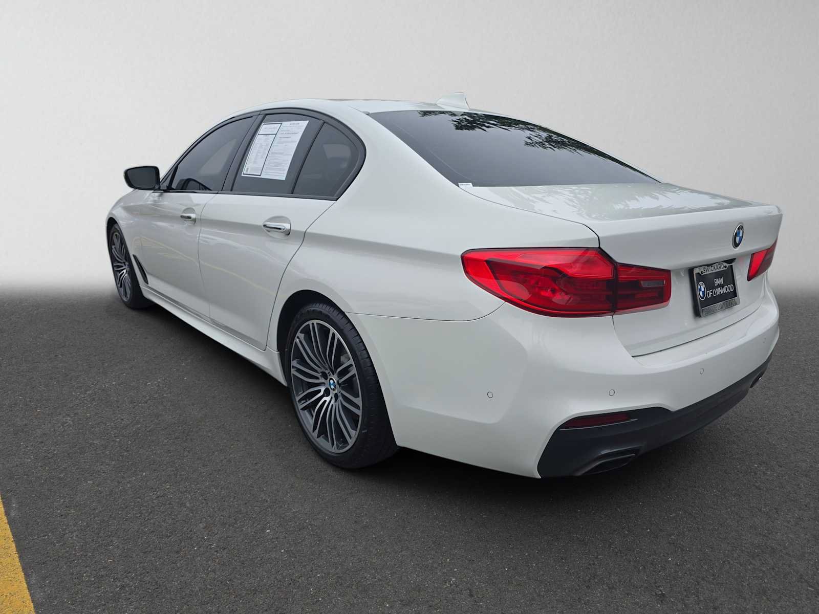 Used 2018 BMW 530i w/ M Sport Package RWD image 5