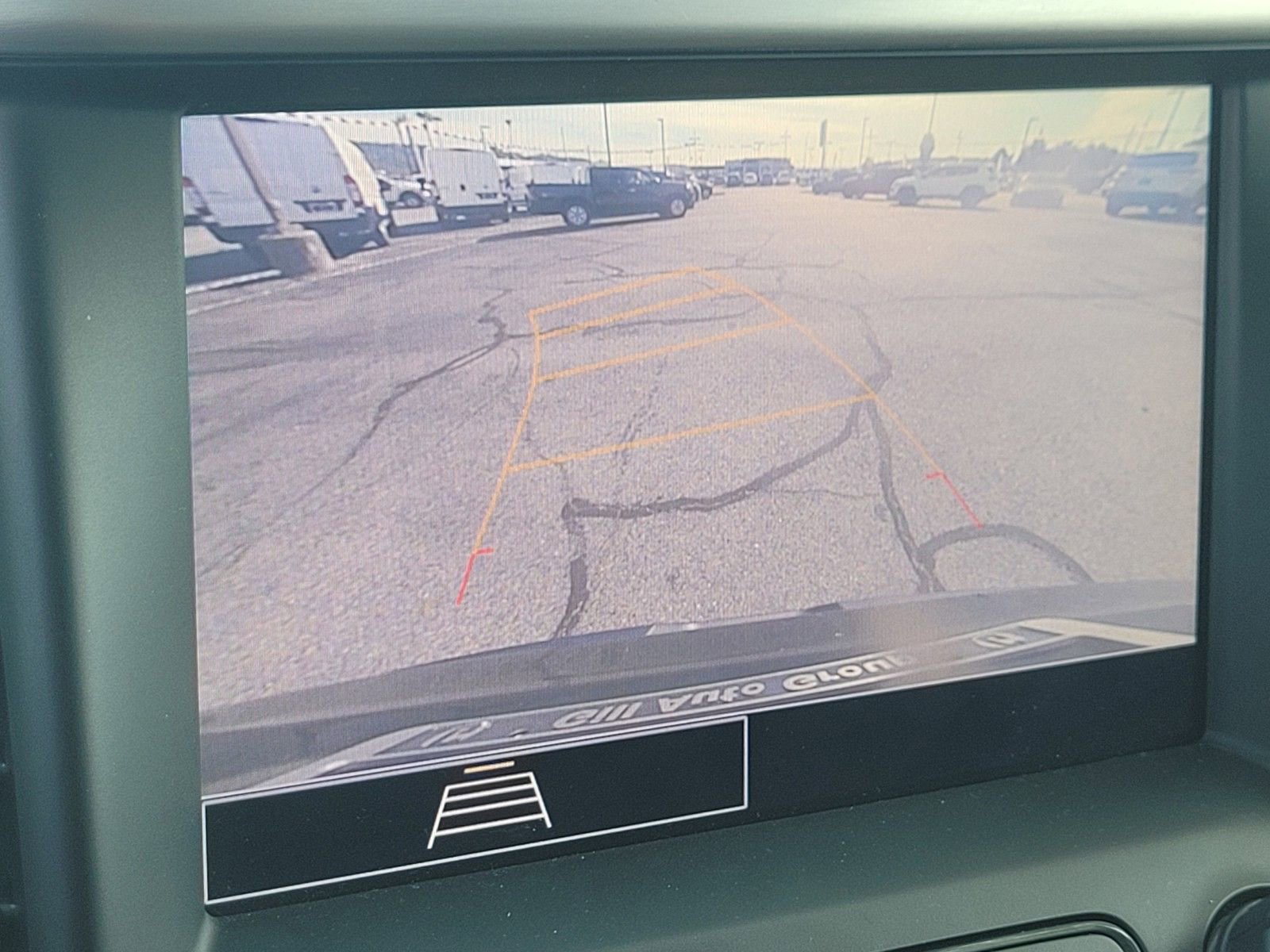 Used 2022 GMC Acadia SLE image 17