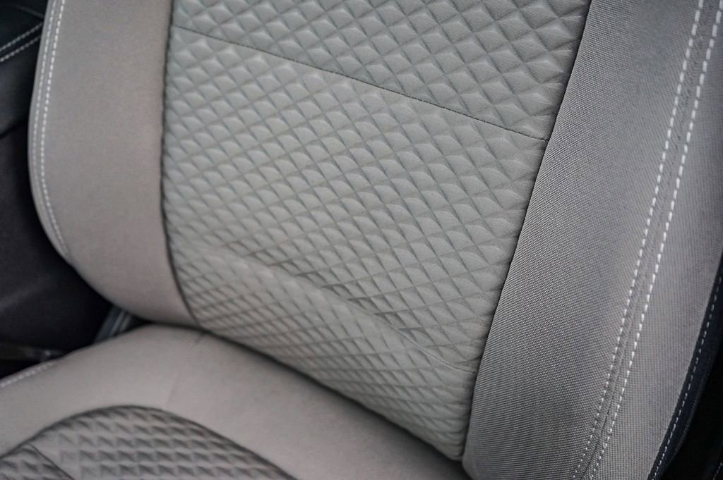 Used 2020 Ford Escape SE image 27