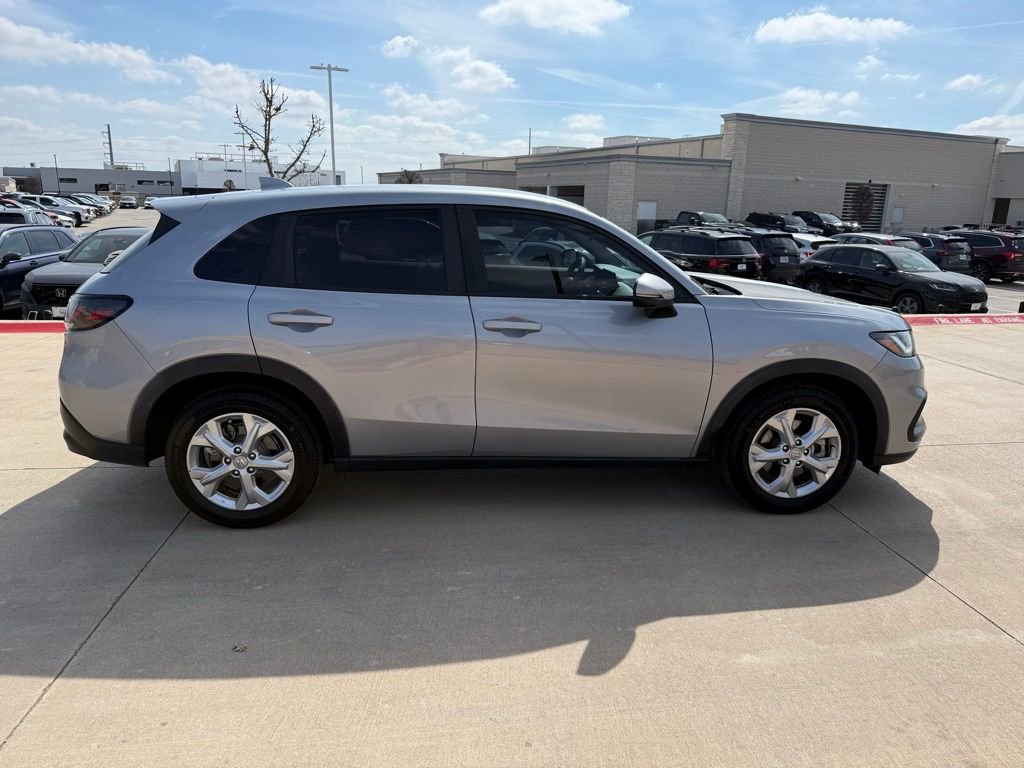 Used 2023 Honda HR-V LX image 4