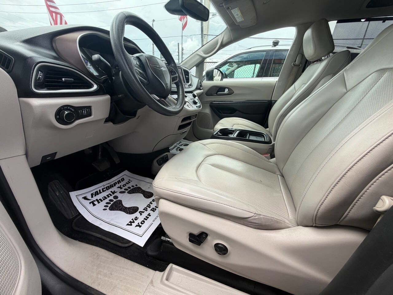 Used 2021 Chrysler Voyager Lxi FWD image 9