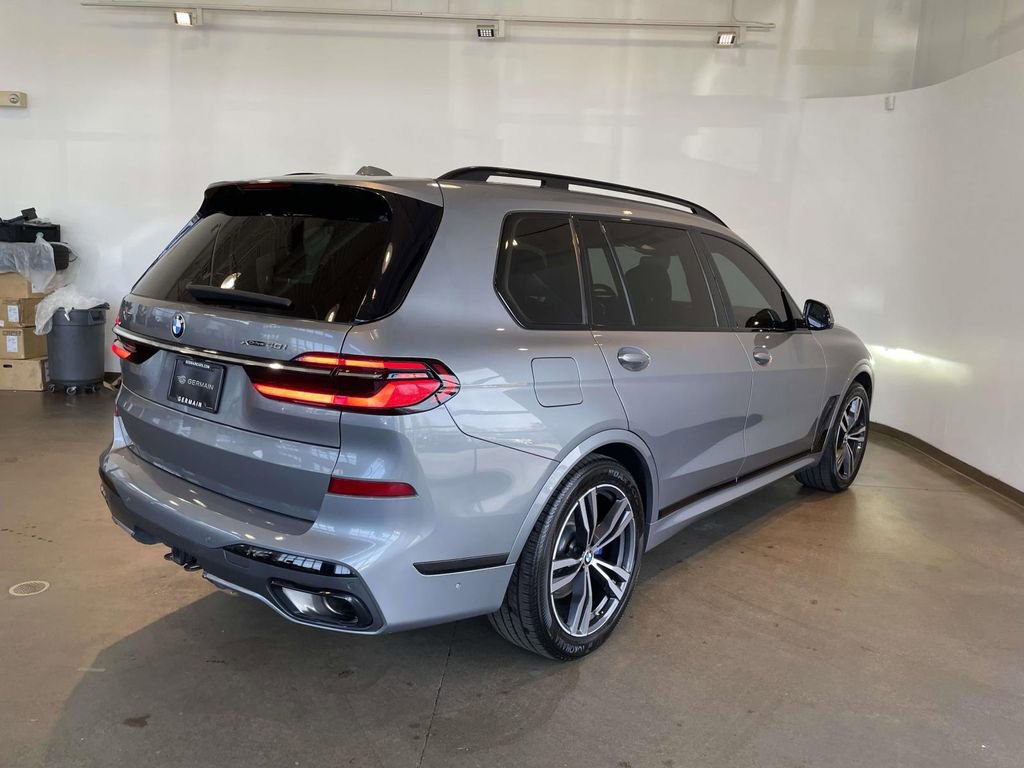 Used 2023 BMW X7 xDrive40i w/ M Sport Package image 4