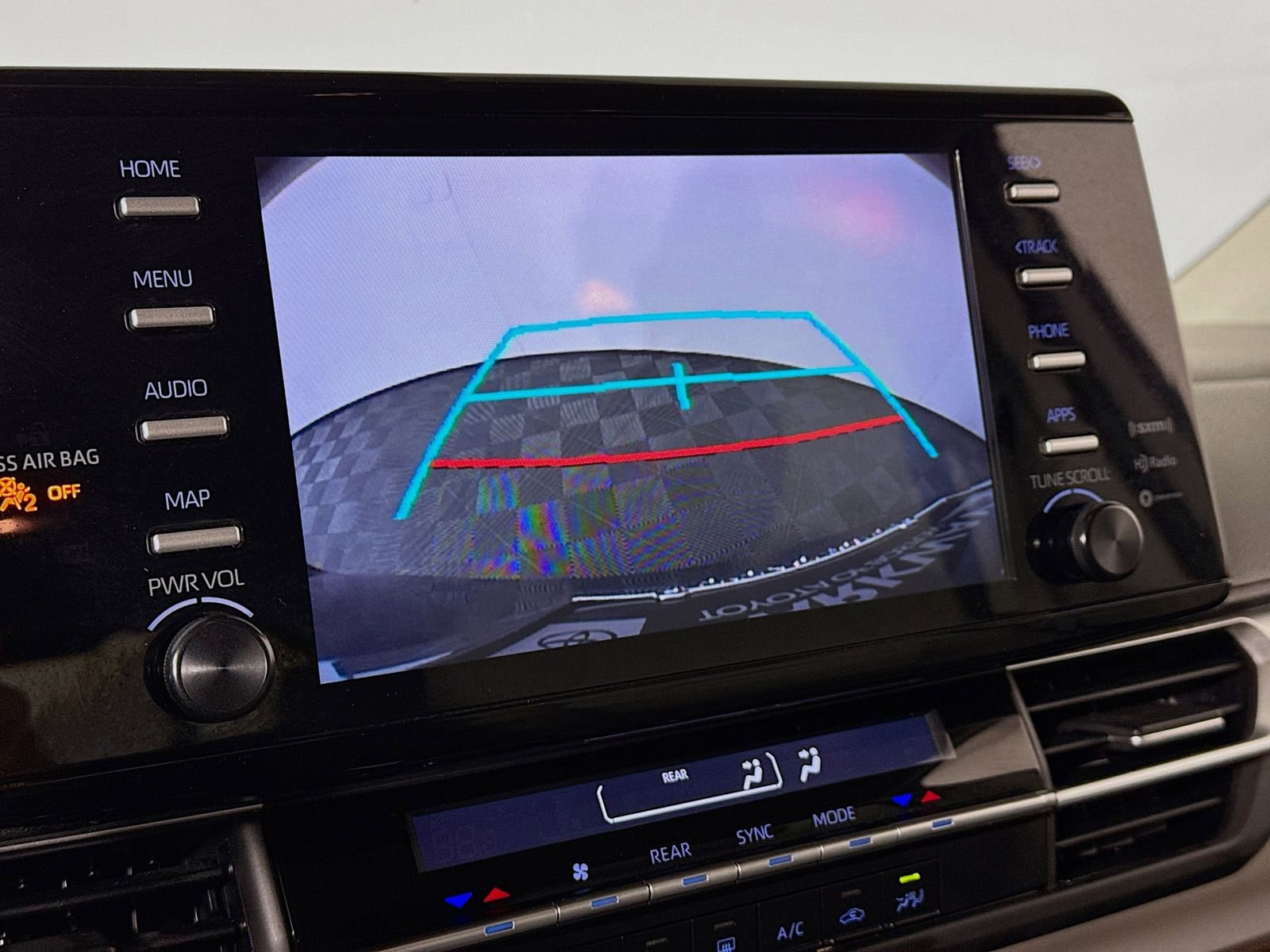 Used 2024 Toyota Sienna LE FWD image 13