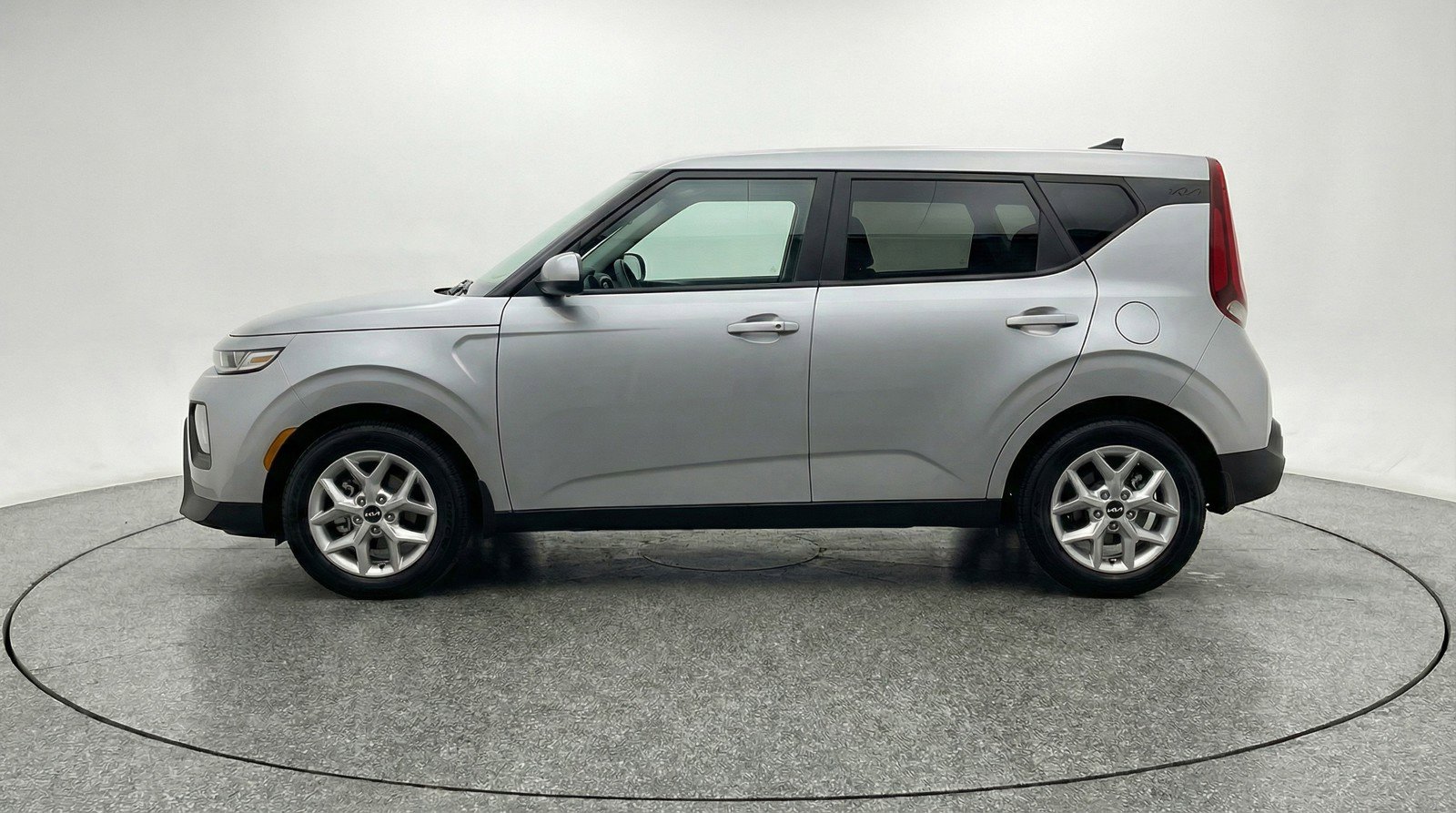 Used 2025 Kia Soul LX w/ LX Technology Package image 5