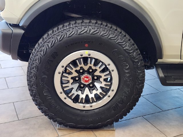 New 2026 Ford Bronco Outer Banks w/ Sasquatch Package AWD/4WD image 9