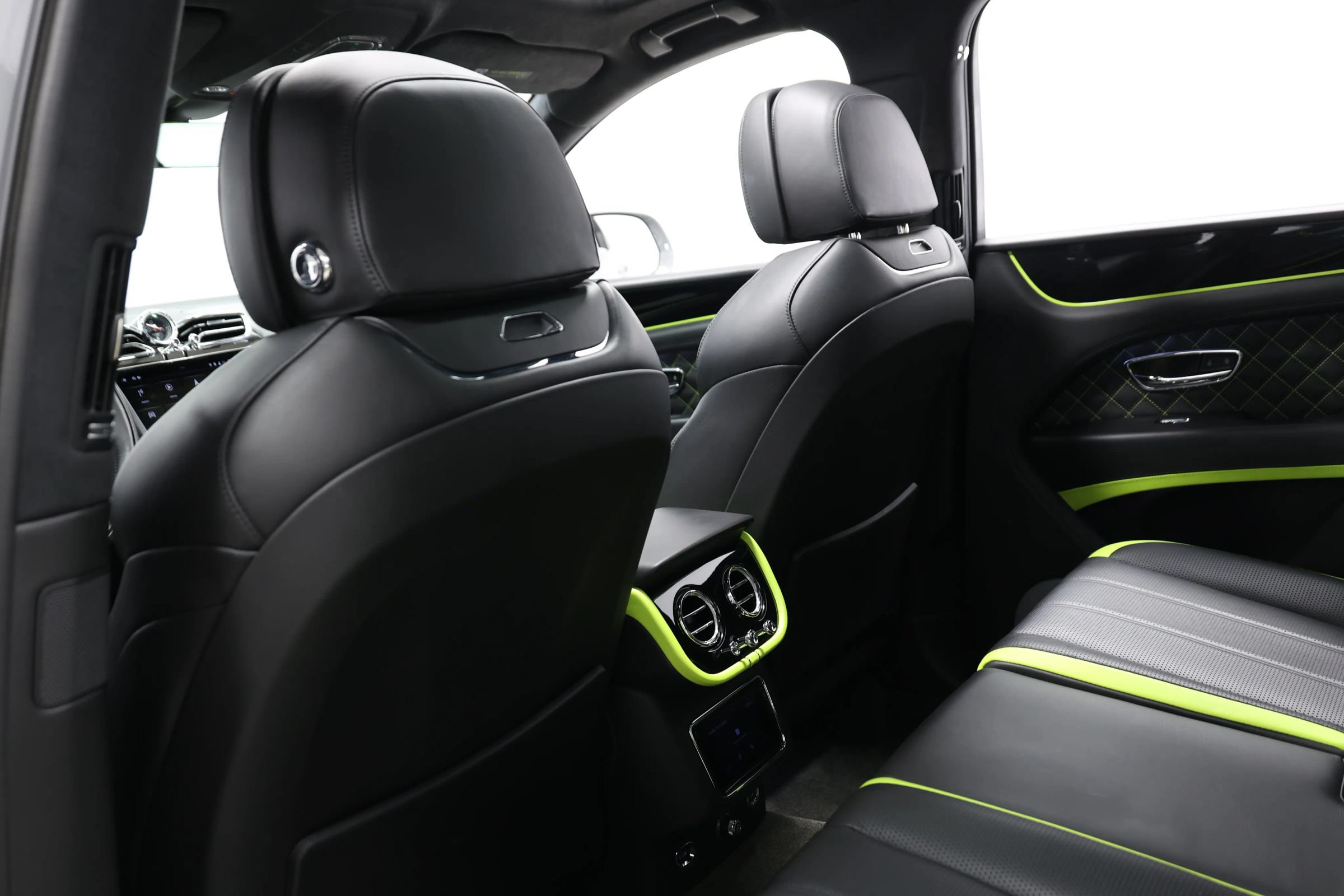 Used 2023 Bentley Bentayga AWD/4WD image 63
