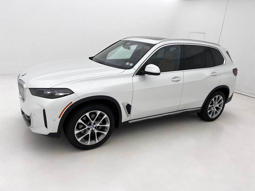 Certified 2024 BMW X5 xDrive40i w/ Parking Assistance Package AWD/4WD image 5