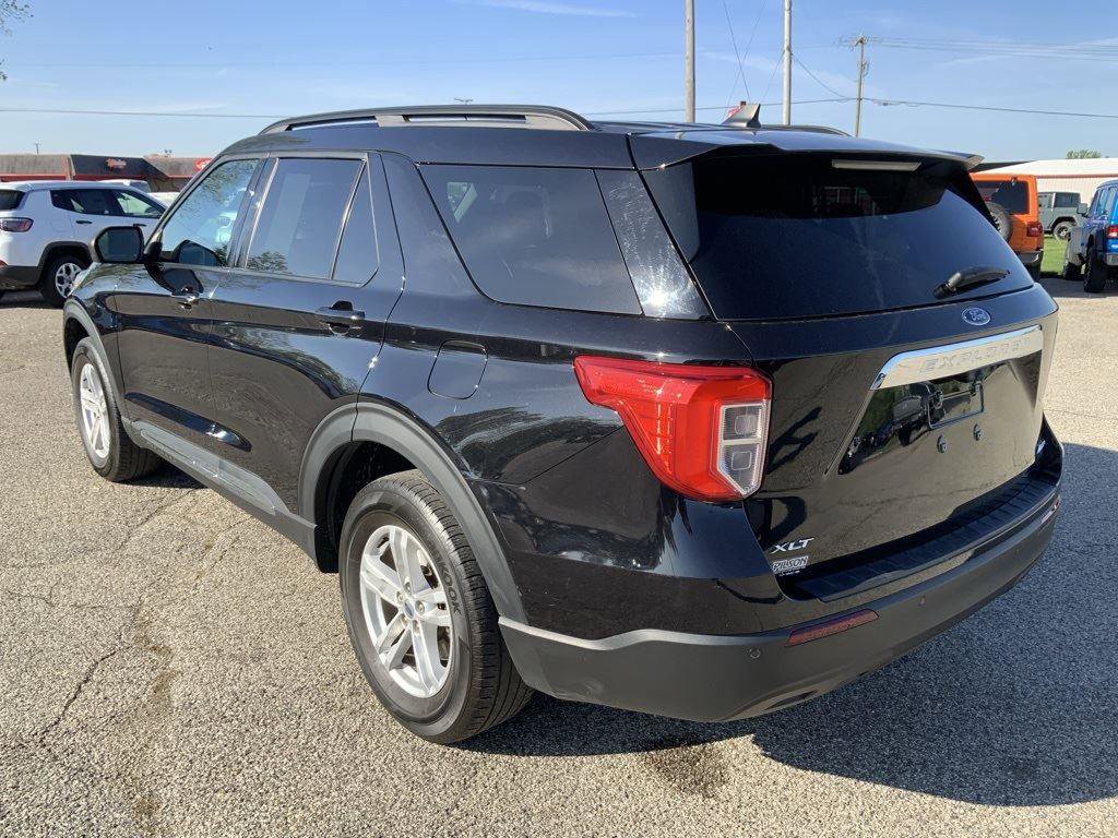 Used 2022 Ford Explorer XLT image 7