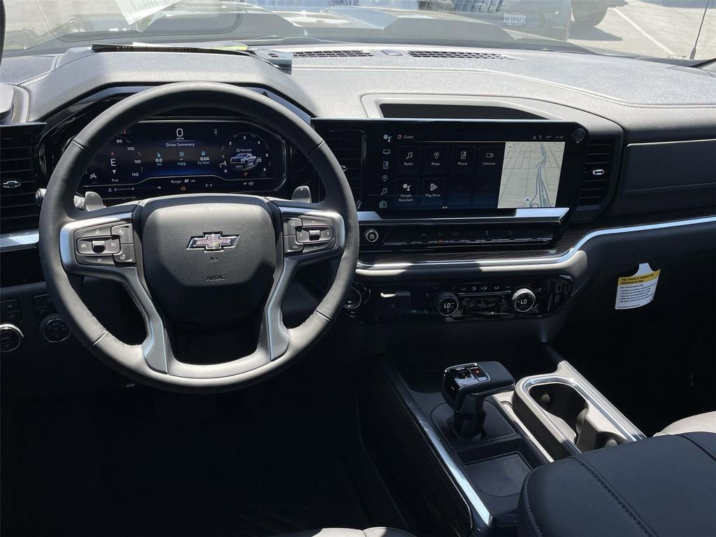 Used 2025 Chevrolet Silverado 1500 LT Trail Boss w/ Convenience Package II image 9