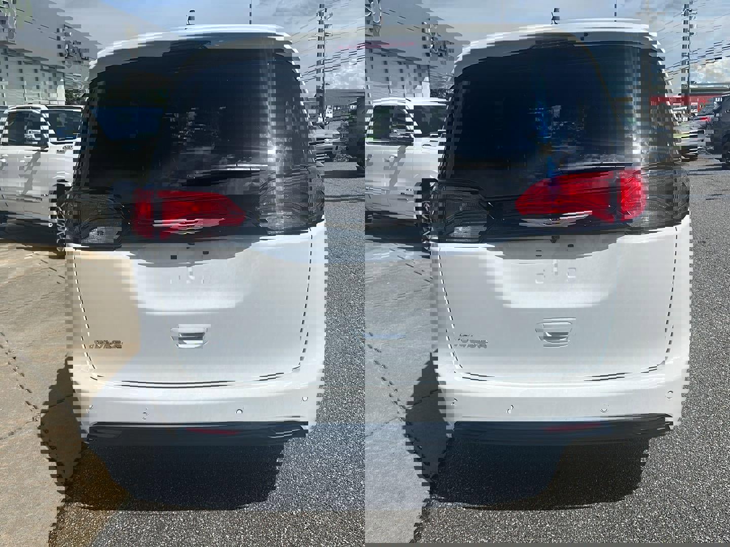 New 2026 Chrysler Voyager LX image 8