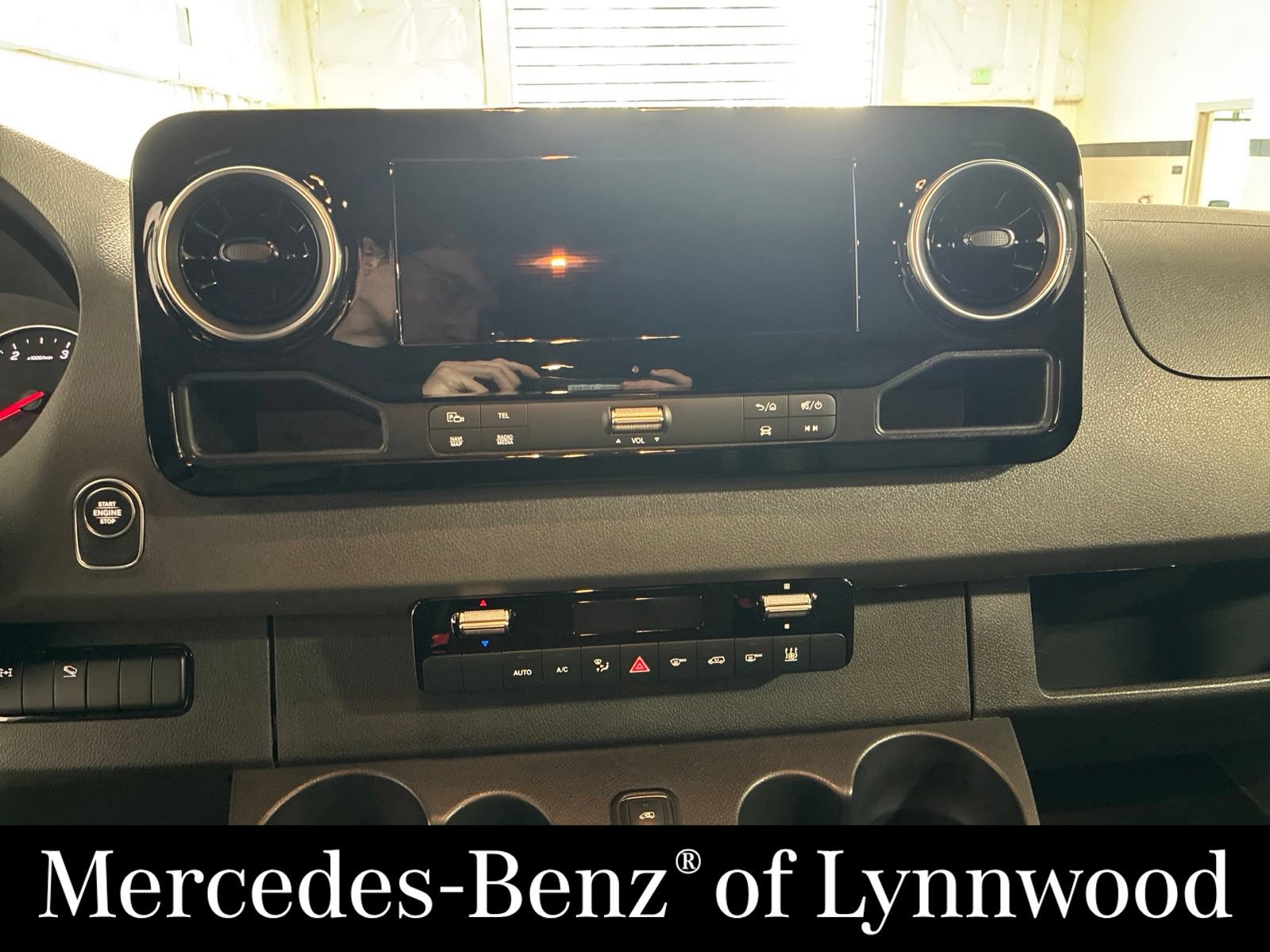 Used 2022 Mercedes-Benz Sprinter 2500 image 9