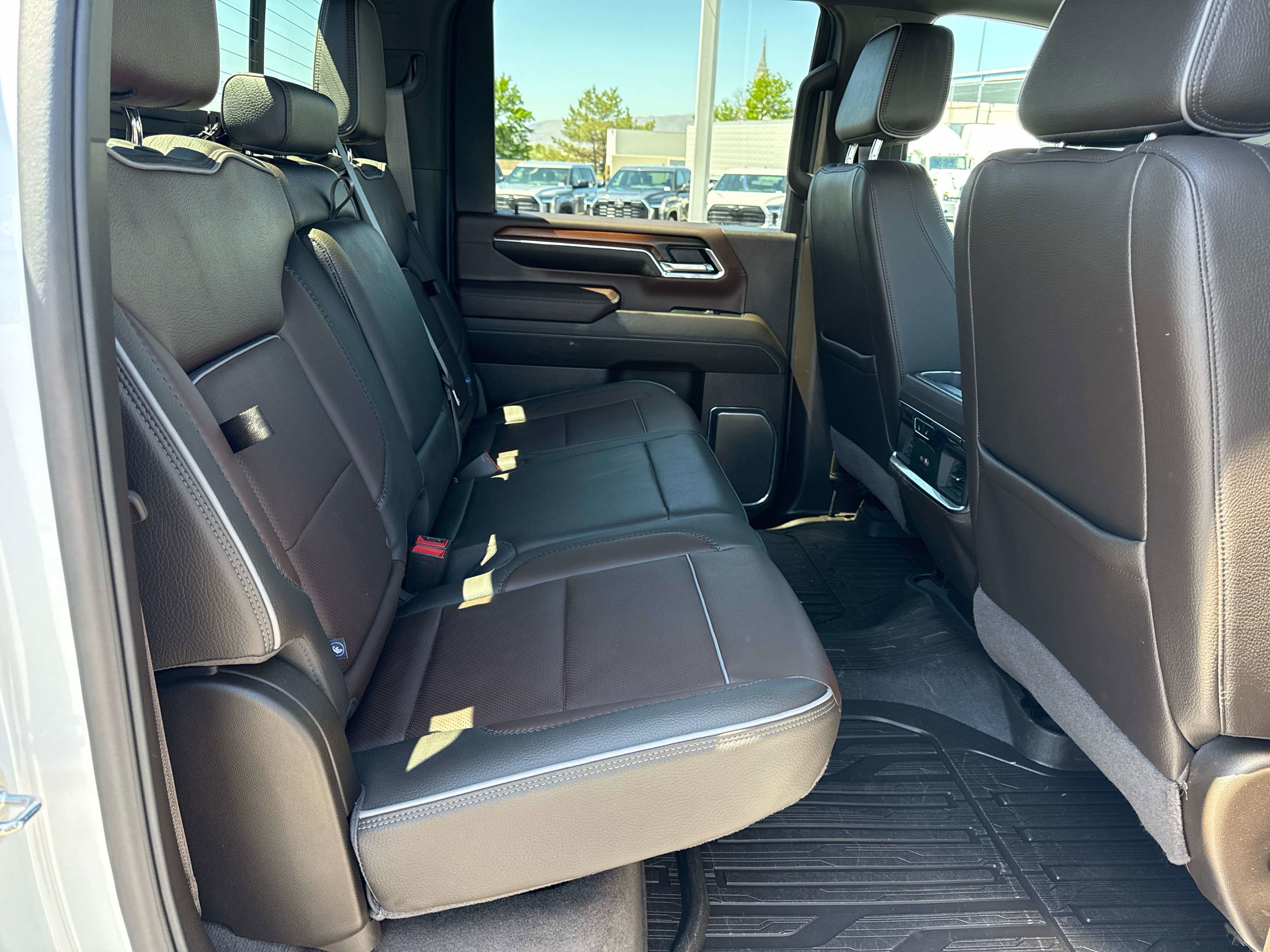 Used 2024 GMC Sierra 2500 Denali w/ Denali Reserve Package AWD/4WD image 17