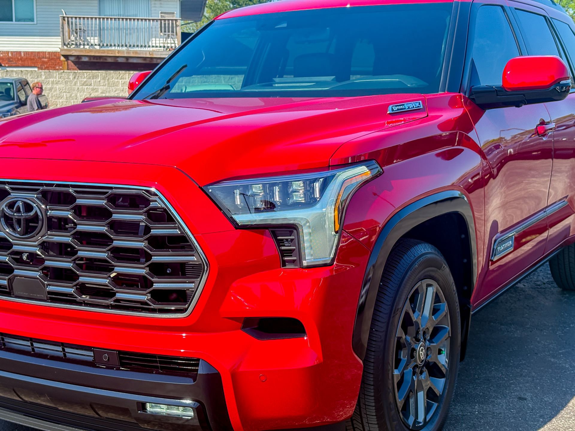 Used 2025 Toyota Sequoia Platinum AWD/4WD image 8