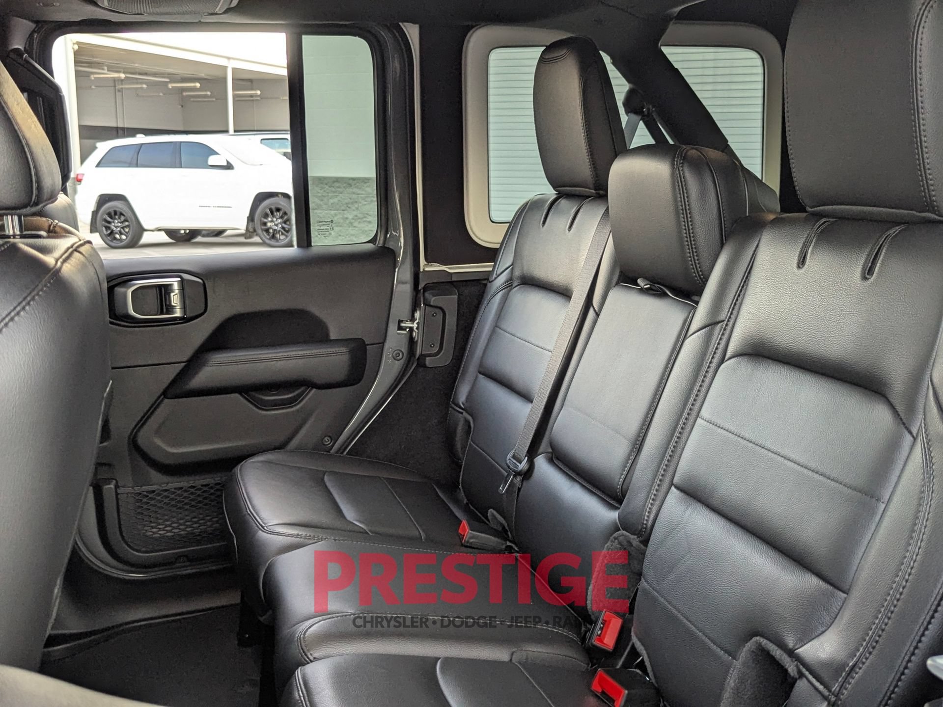 Used 2020 Jeep Wrangler Unlimited Sahara AWD/4WD image 33