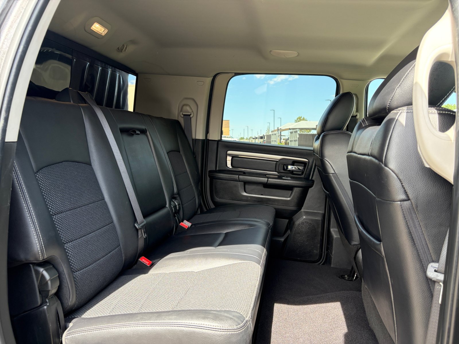 Used 2018 RAM 2500 Big Horn w/ Sport Appearance Group AWD/4WD image 33