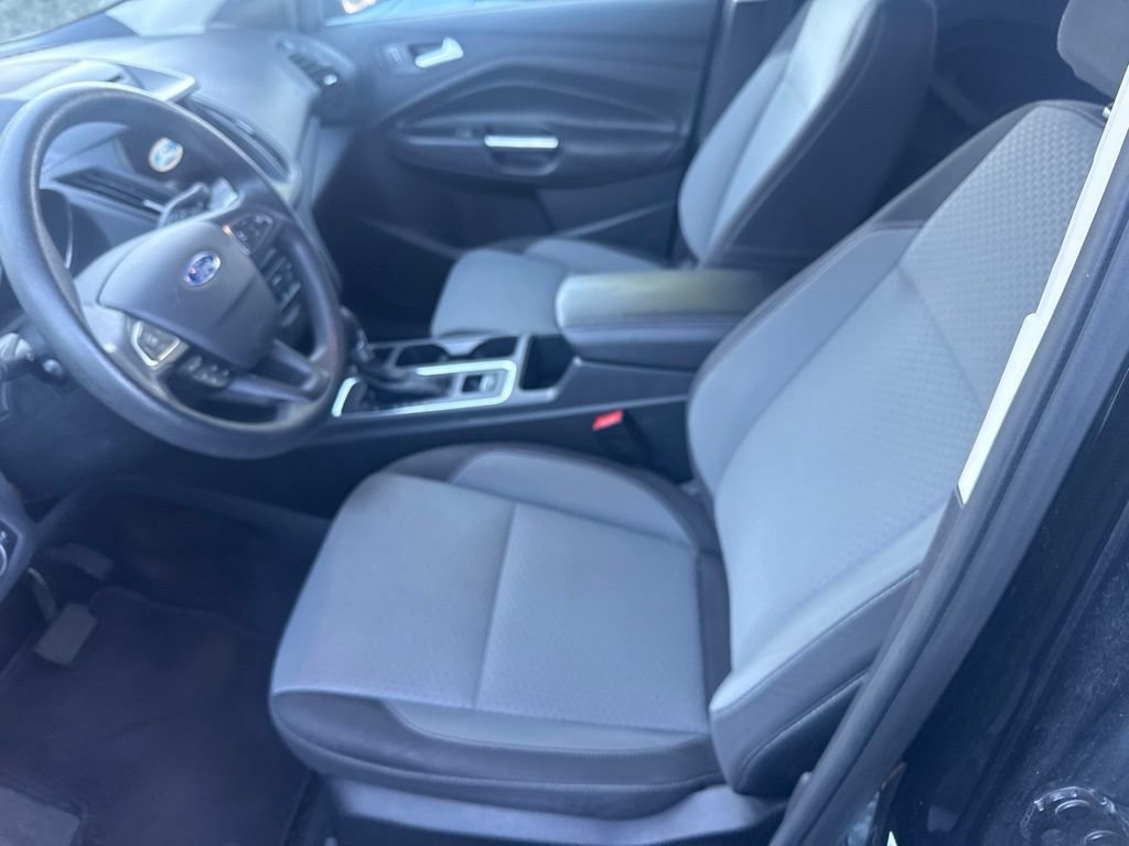 Used 2017 Ford Escape SE w/ Equipment Group 201A AWD/4WD image 8