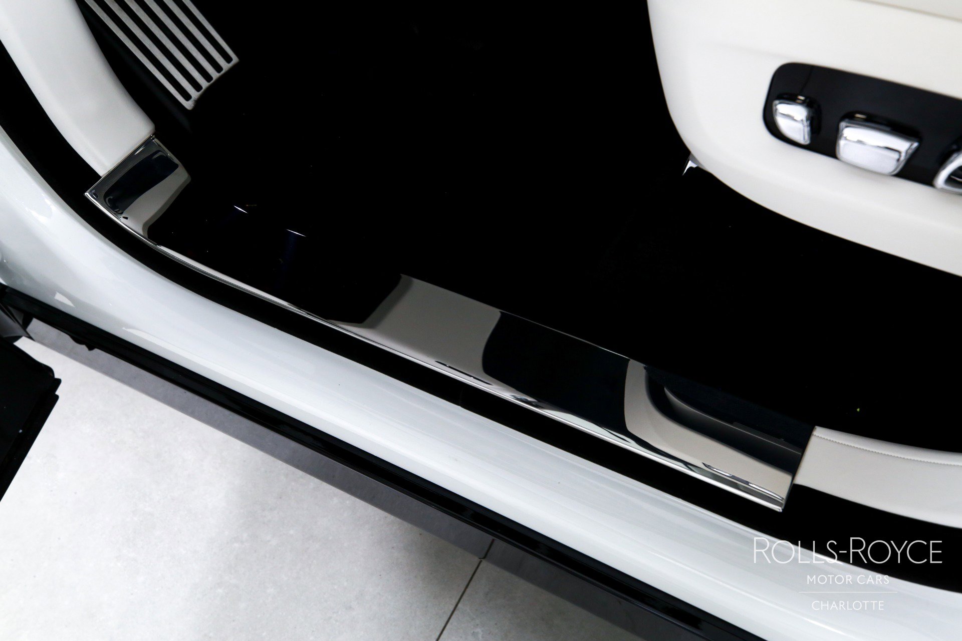 Used 2026 Rolls-Royce Cullinan image 17