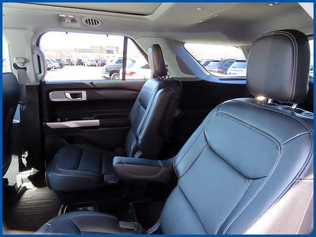 Used 2021 Ford Explorer Limited w/ Hybrid Equipment Group 310A image 10
