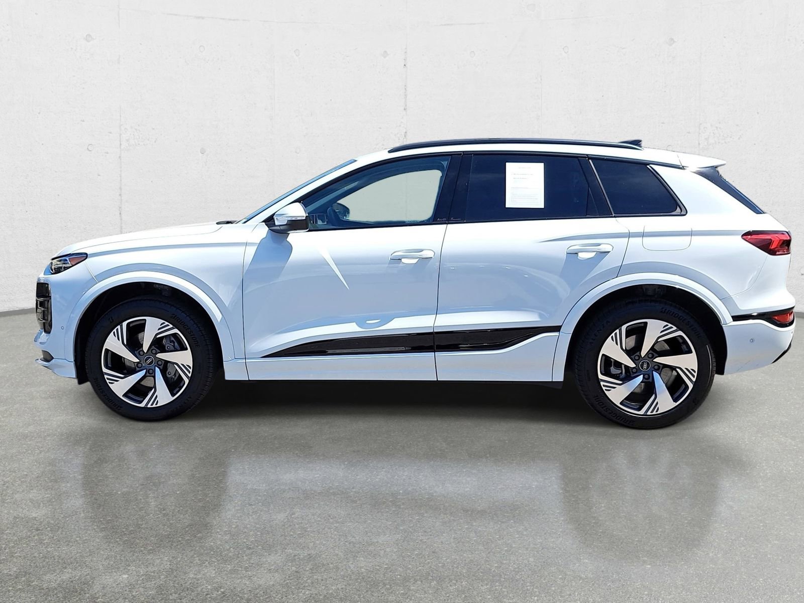 Certified 2025 Audi Q6 e-tron Premium Plus w/ Premium Plus AWD/4WD image 8