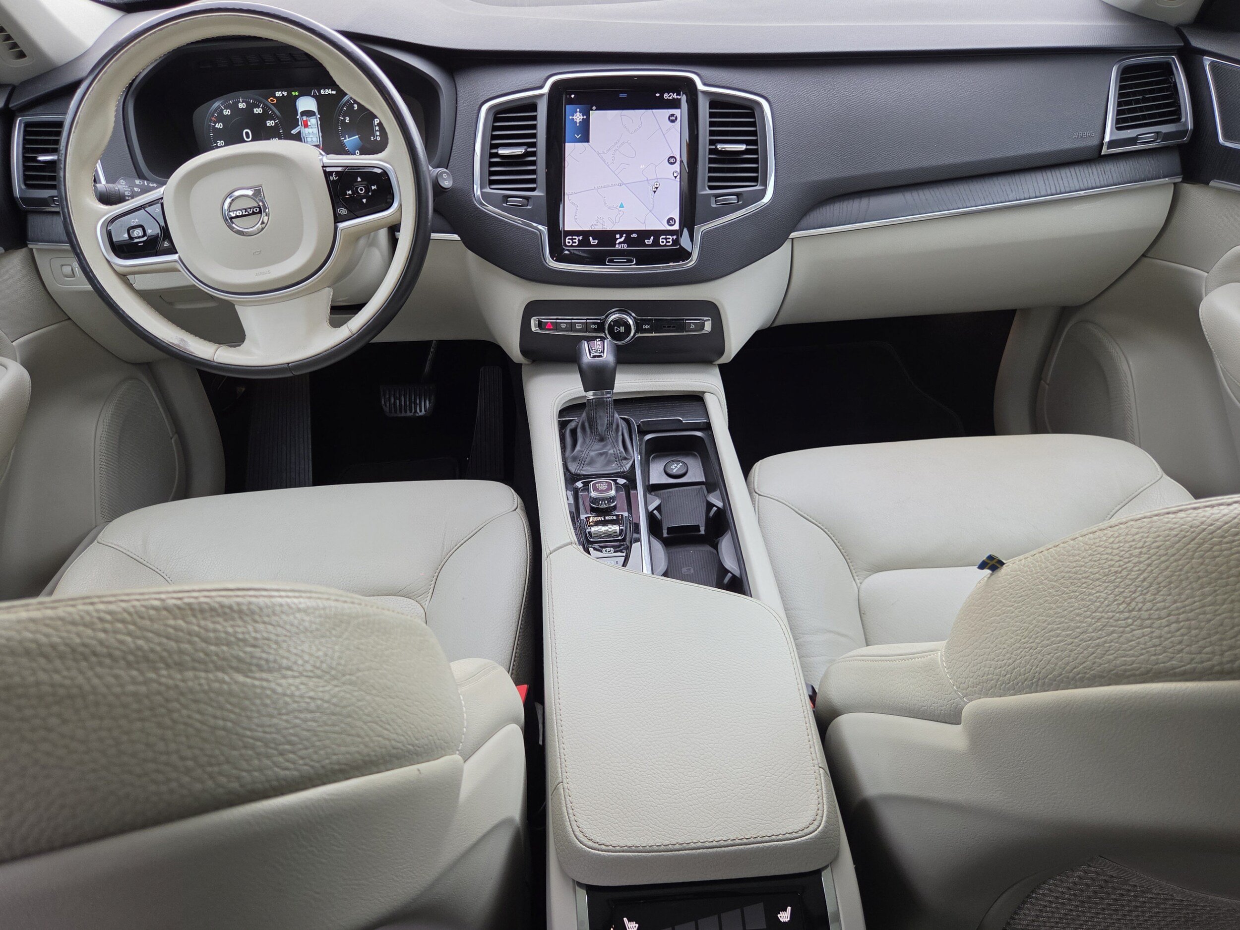 Used 2020 Volvo XC90 T6 Momentum AWD/4WD image 12