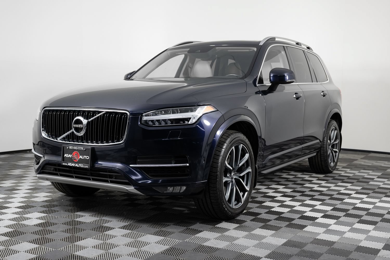 Used 2016 Volvo XC90 T6 Momentum AWD/4WD image 2