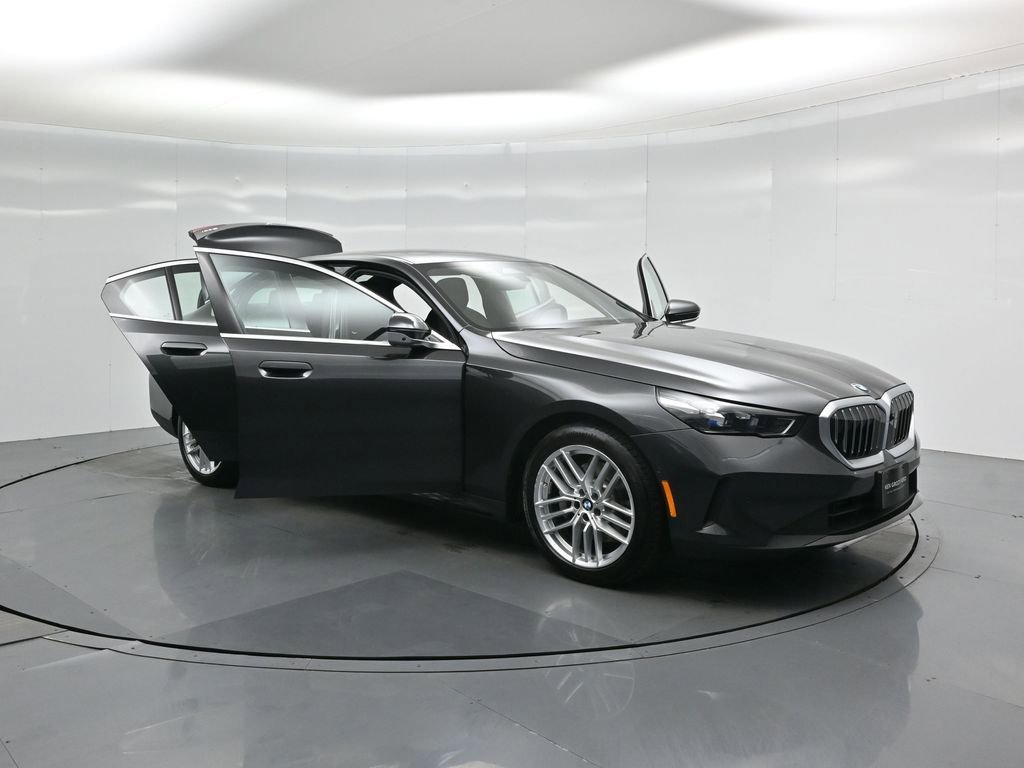 Used 2025 BMW 530i image 30