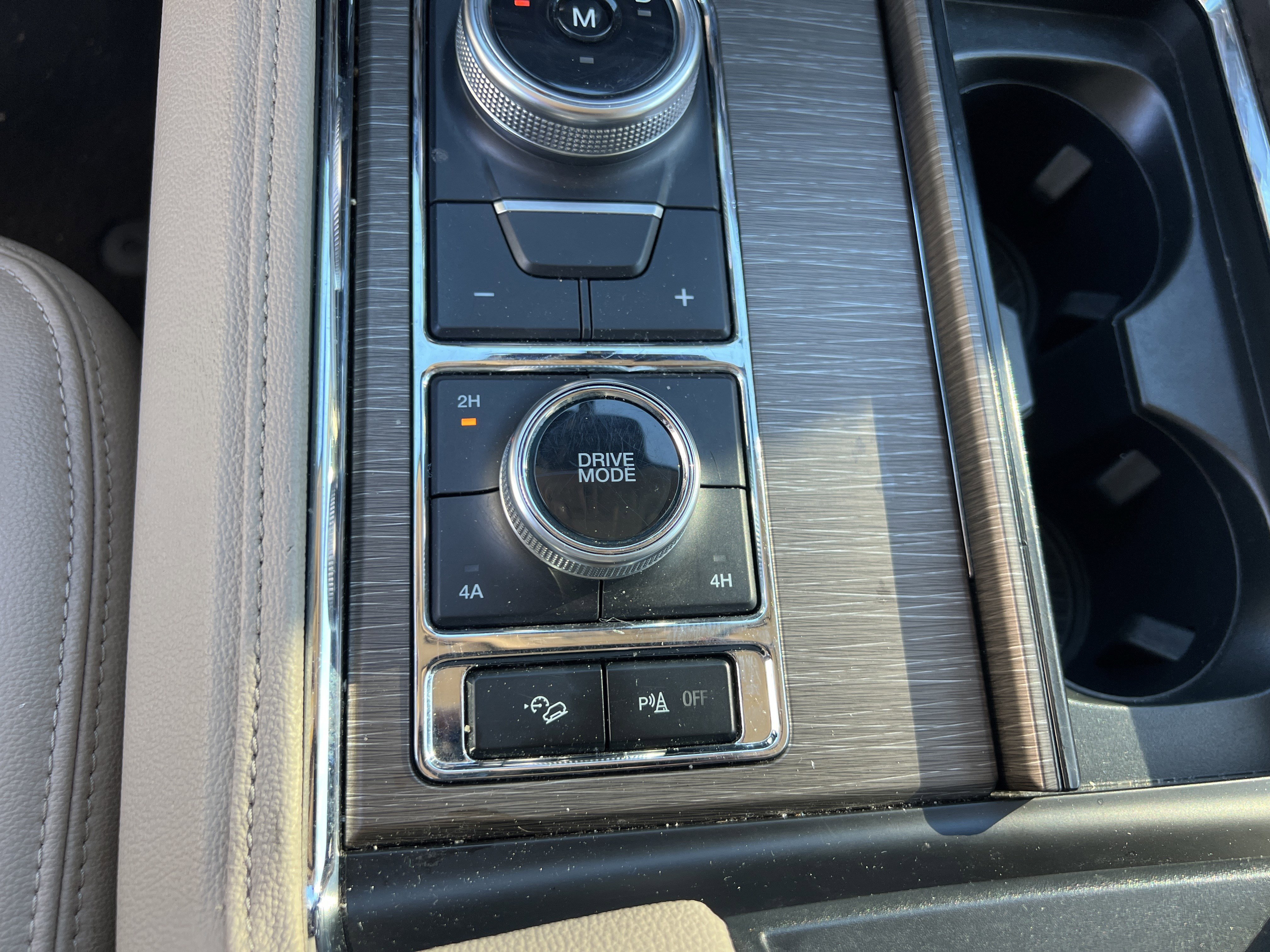 Used 2024 Ford Expedition Limited image 26