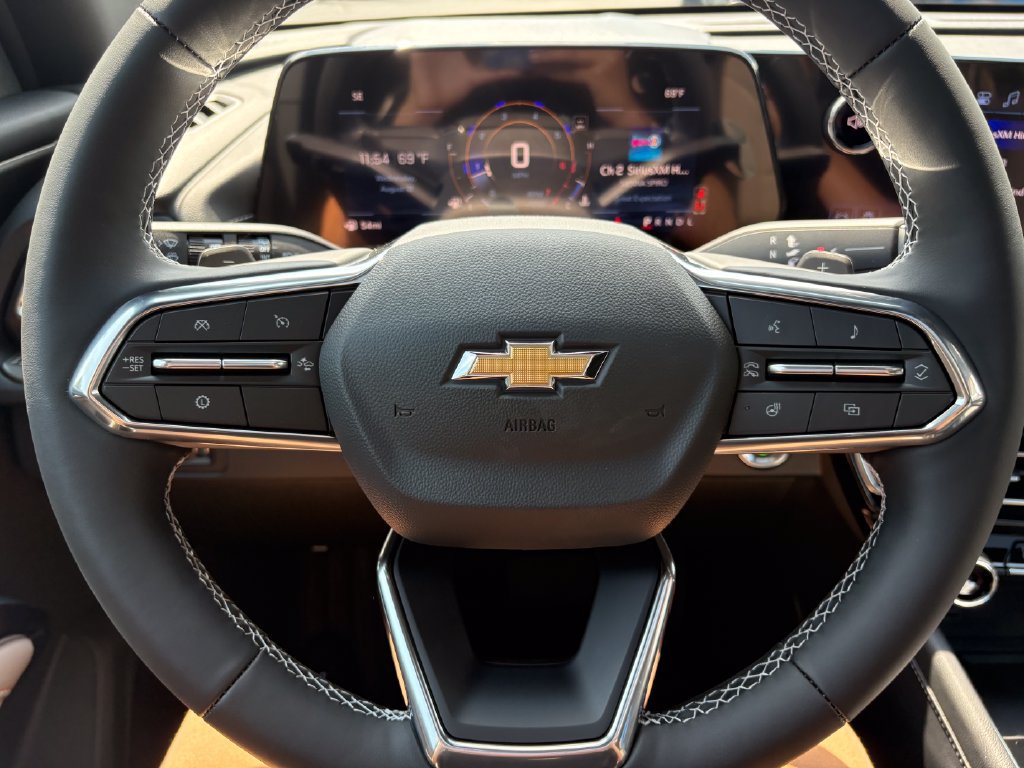 New 2026 Chevrolet Traverse LT w/ Sun and Wheel Package FWD image 7
