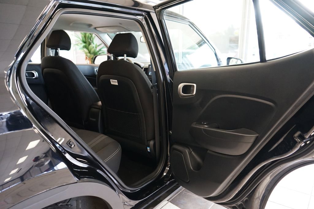 Used 2020 Hyundai Venue SEL FWD image 43