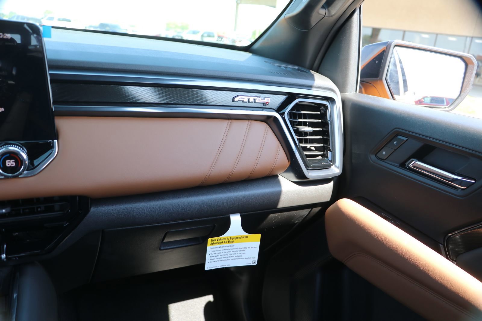 New 2025 GMC Canyon AT4 w/ AT4 Premium Package image 27