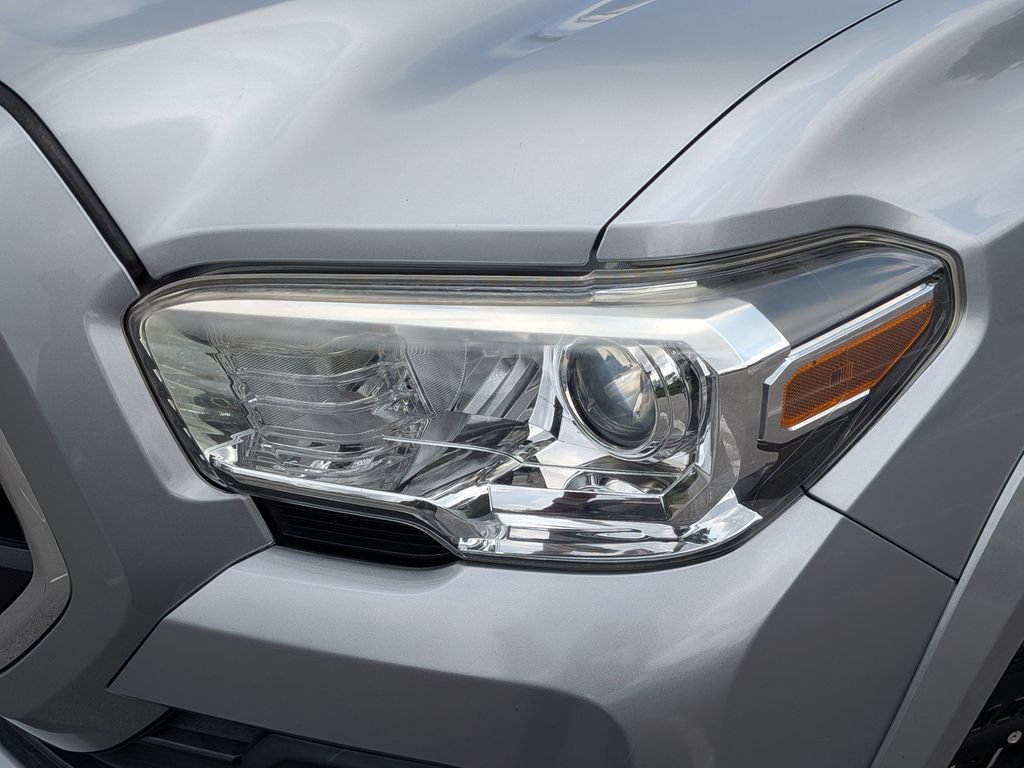 Used 2019 Toyota Tacoma SR5 RWD image 7