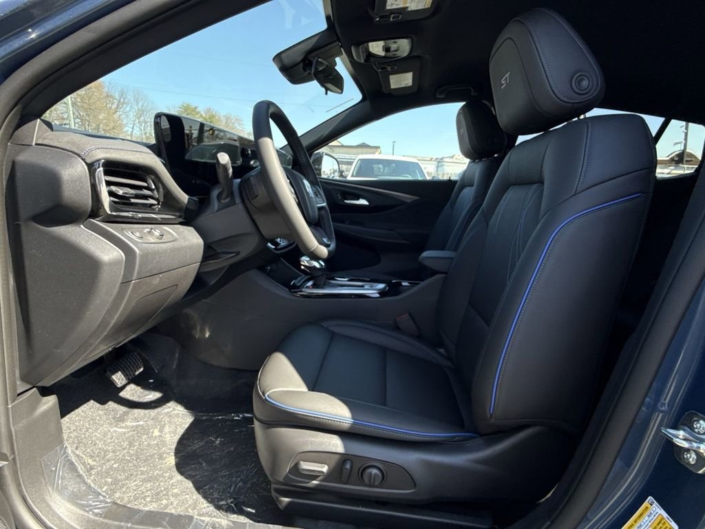 New 2026 Buick Envista Sport Touring w/ Convenience I Package FWD image 13