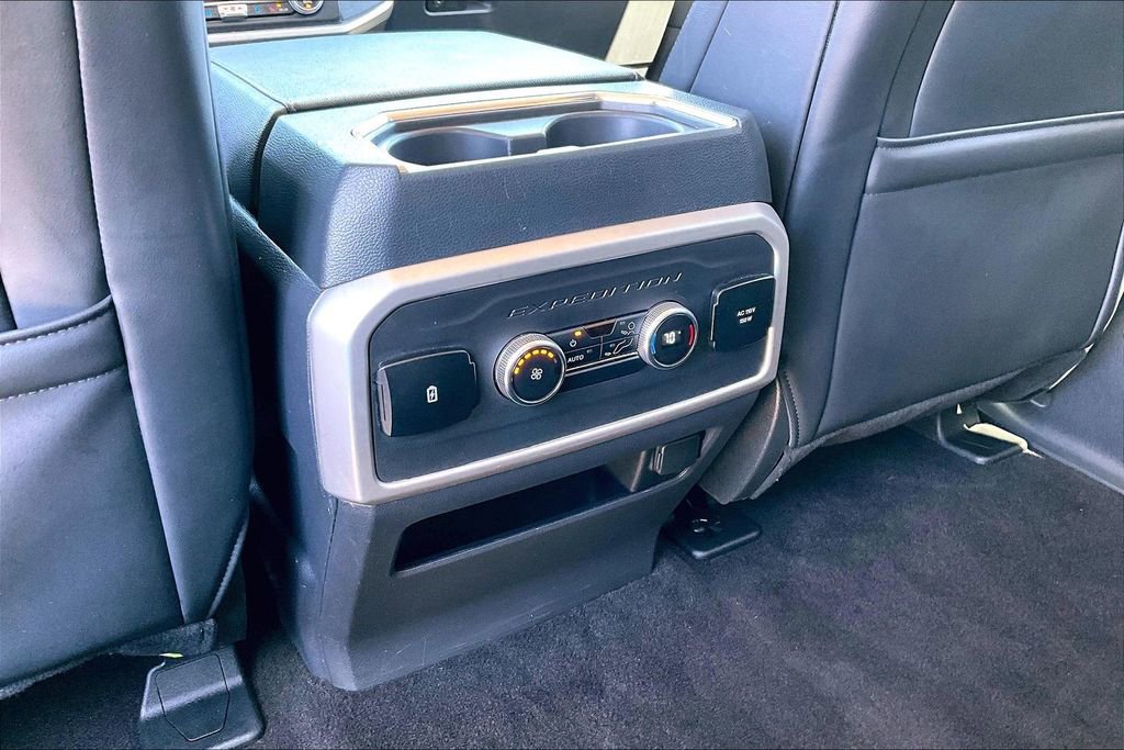 Used 2023 Ford Expedition XLT image 10