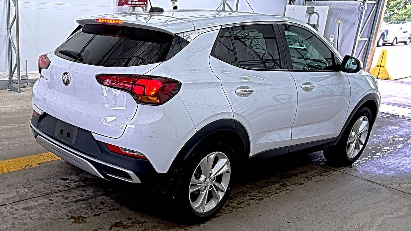 Used 2022 Buick Encore GX Preferred w/ Cold Weather Comfort Package AWD/4WD image 2