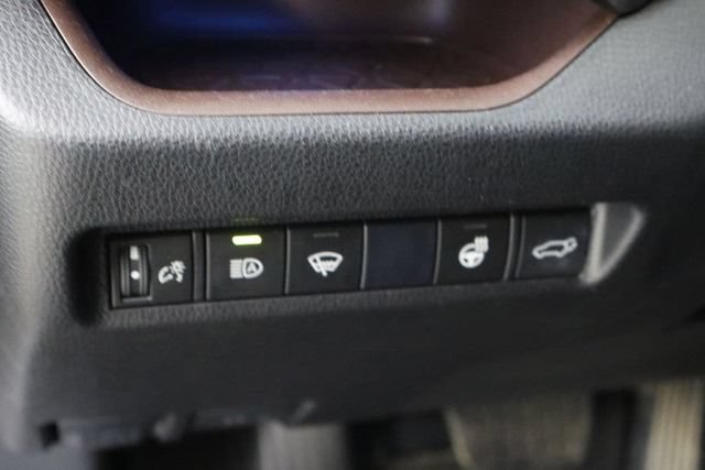 Used 2019 Toyota RAV4 Limited w/ Cold Weather Package AWD/4WD image 27