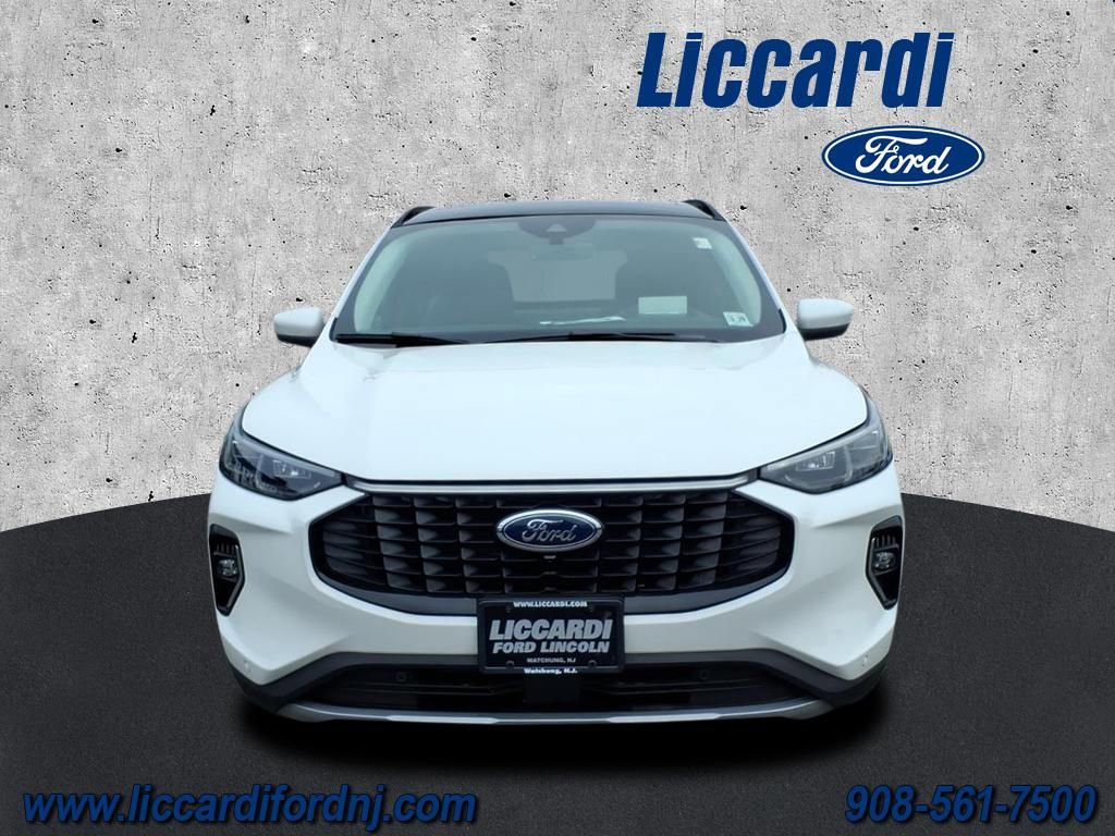 Certified 2023 Ford Escape Platinum w/ Premium Technology Package AWD/4WD image 2
