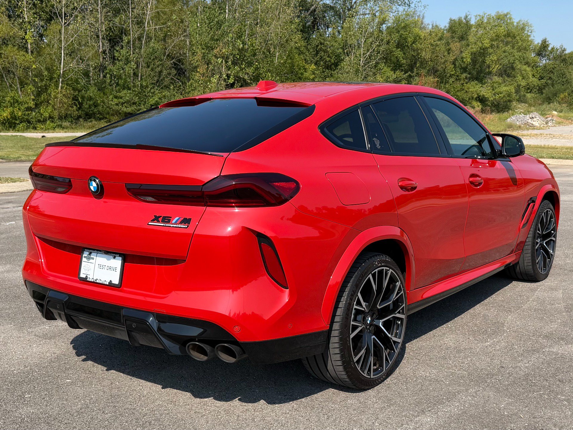 Used 2025 BMW X6 M Competition w/ Executive Package AWD/4WD image 3