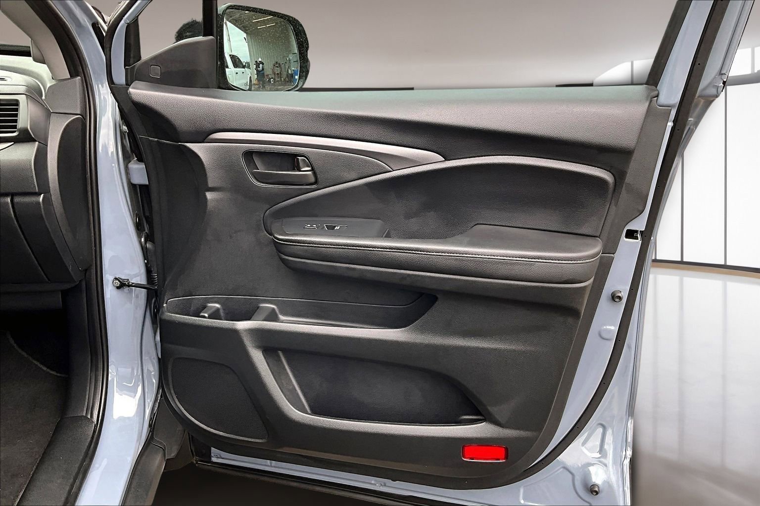 Used 2025 Honda Ridgeline Sport image 29