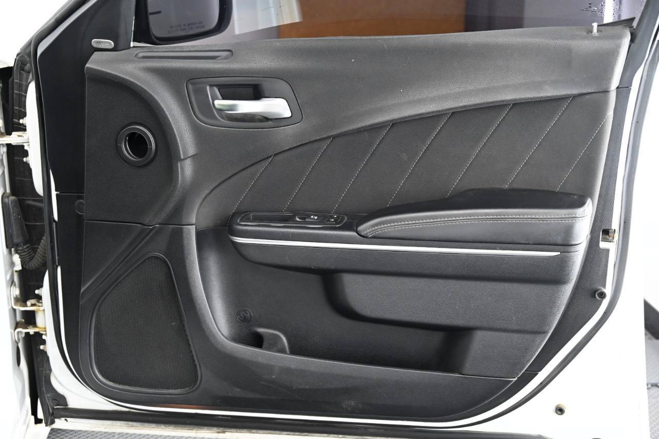 Used 2017 Dodge Charger R/T RWD image 18