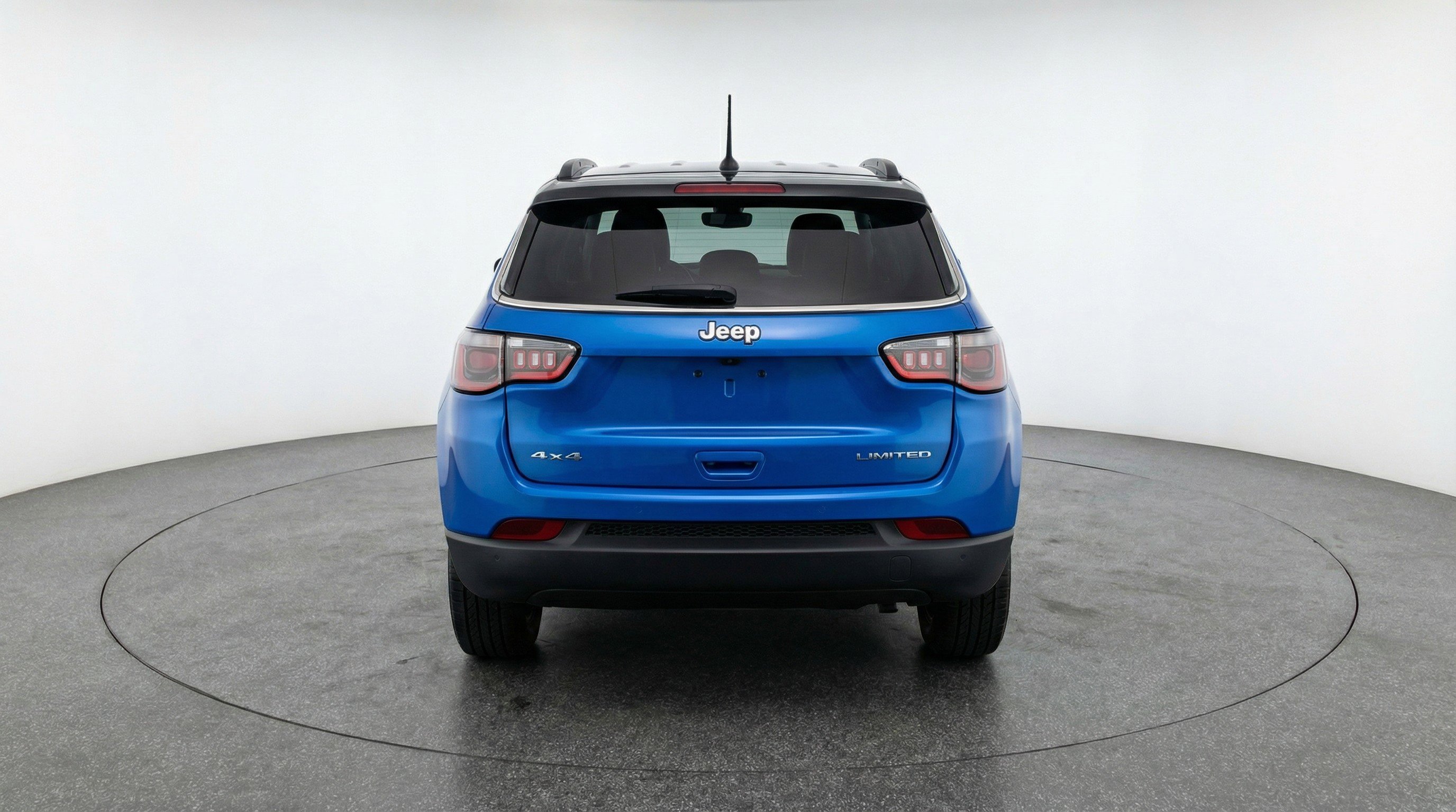 Used 2025 Jeep Compass Trailhawk AWD/4WD image 7