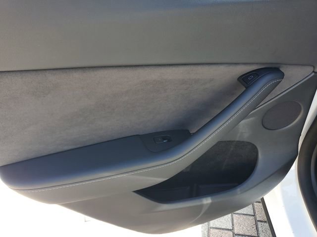 Used 2023 Tesla Model Y Performance AWD/4WD image 13