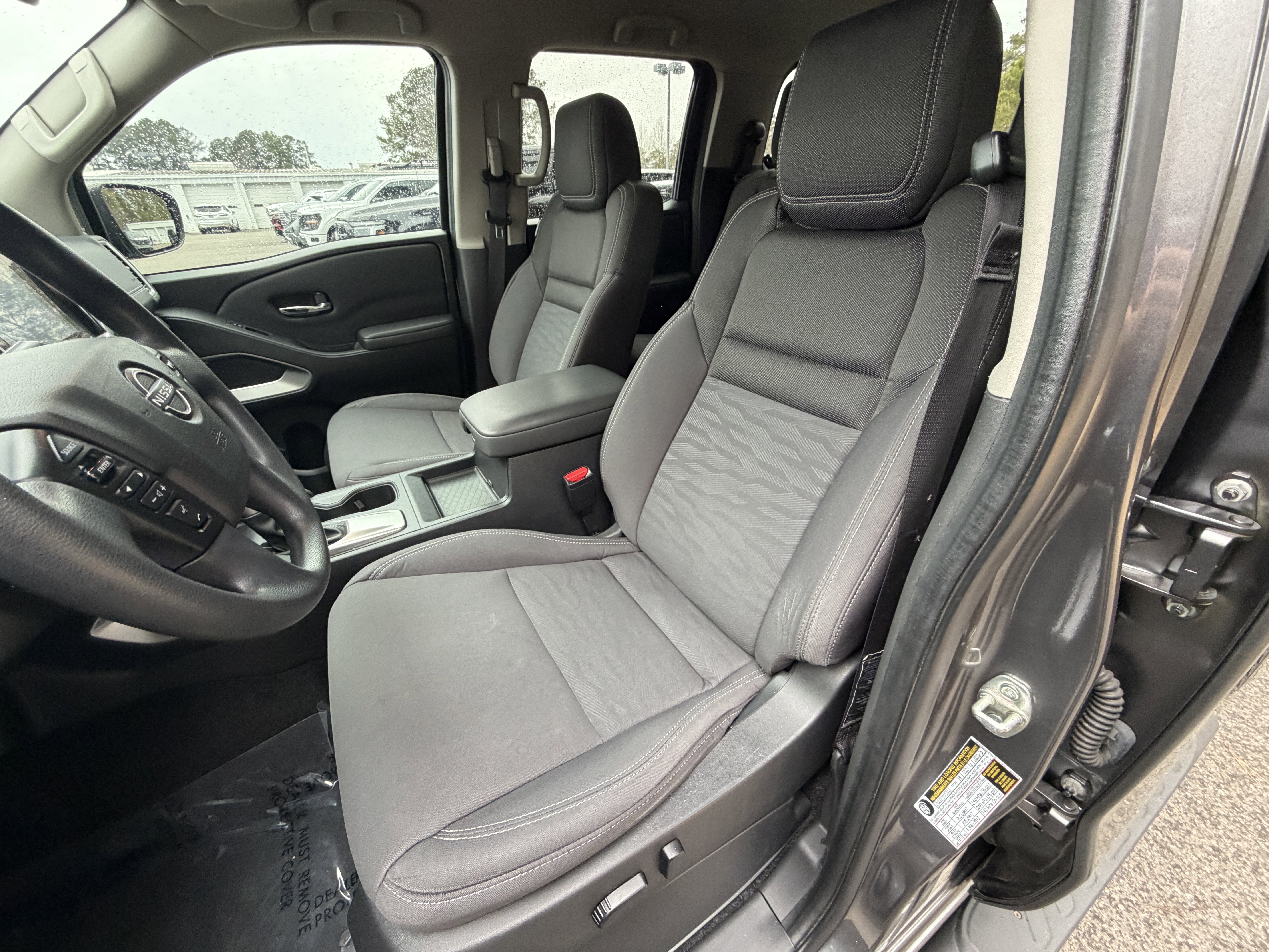 Used 2022 Nissan Frontier SV image 15