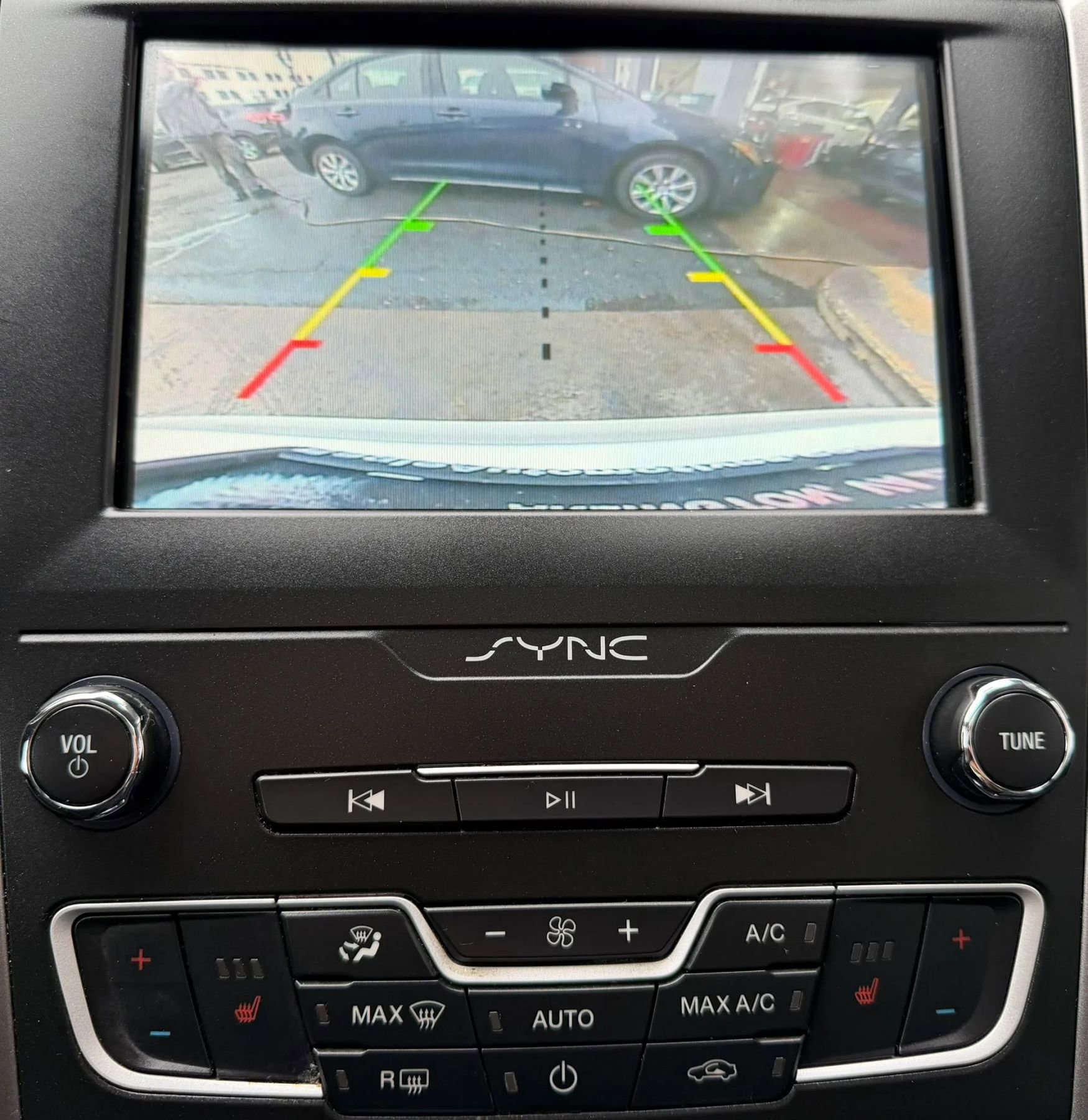 Used 2020 Ford Fusion SEL image 19