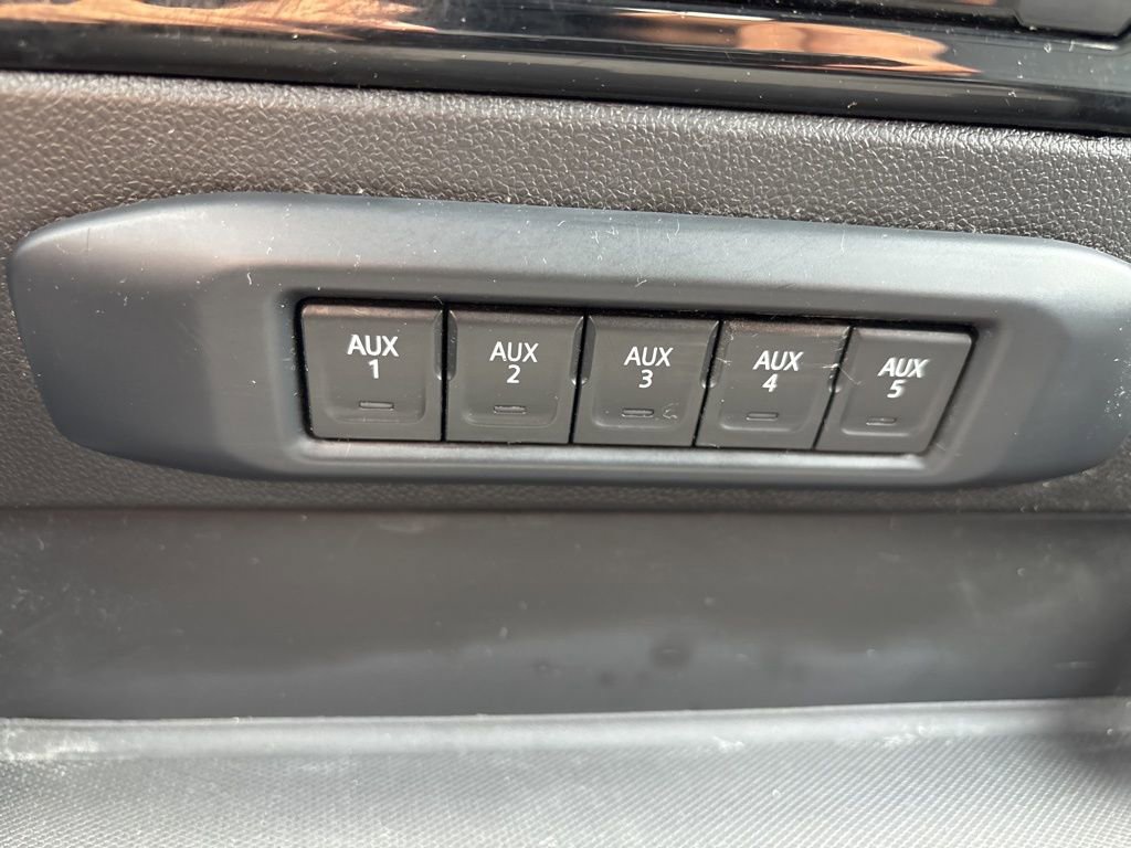 Used 2024 Chevrolet Silverado 2500 LTZ w/ LTZ Convenience Package AWD/4WD image 24