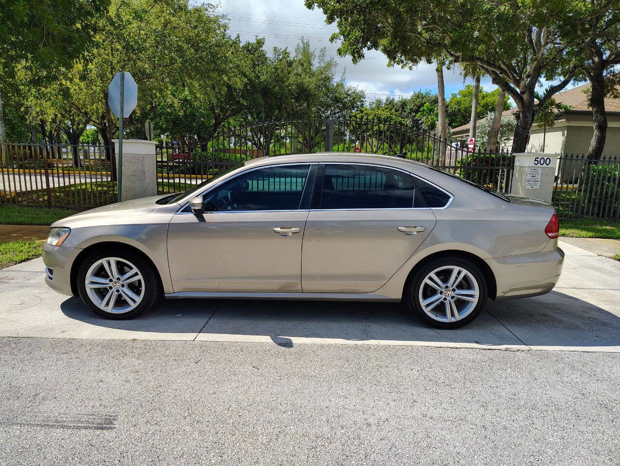 Used 2015 Volkswagen Passat TDI SE image 5
