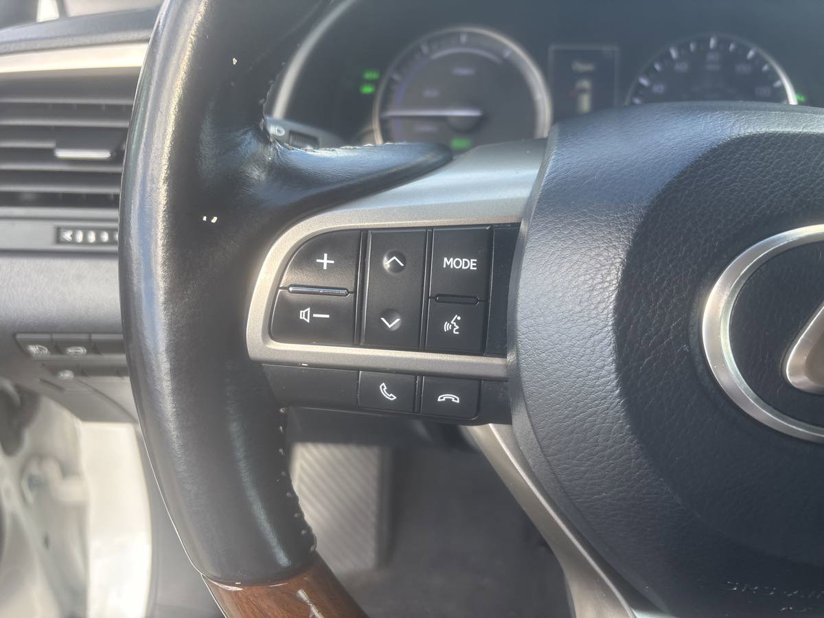 Used 2018 Lexus RX 450hL Premium image 12